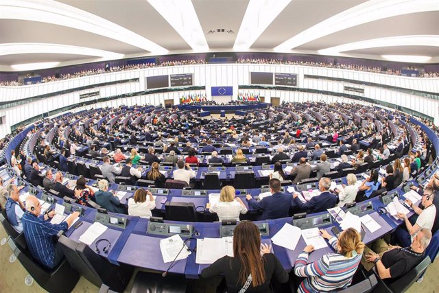 Archivo - HANDOUT - 15 June 2023, France, Strasbourg: A general view of a plenary session of the European Parliament.