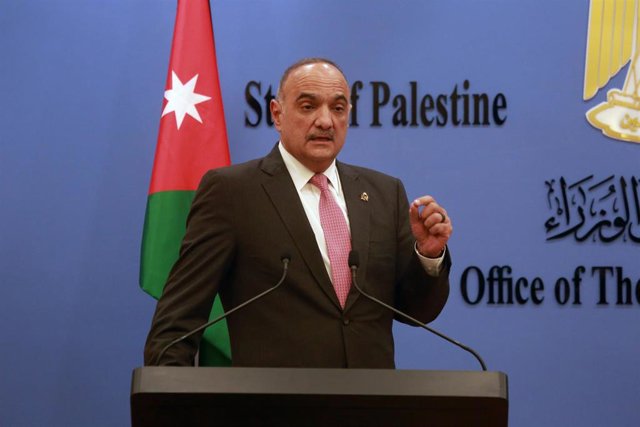 Archivo - El primer ministro de Jordania, Bisher al Jasauné