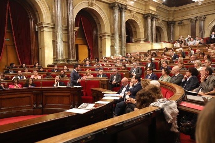 El presidente de la Generalitat, Pere Aragons, en el sesión de control al Govern en el pleno del Parlament