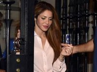 Shakira juega al despiste con la prensa antes de abandonar Barcelona tras su pacto con la Fiscalía