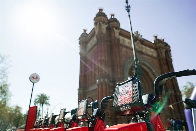 Archivo - Bicicletas del servicio Bicing en Barcelona