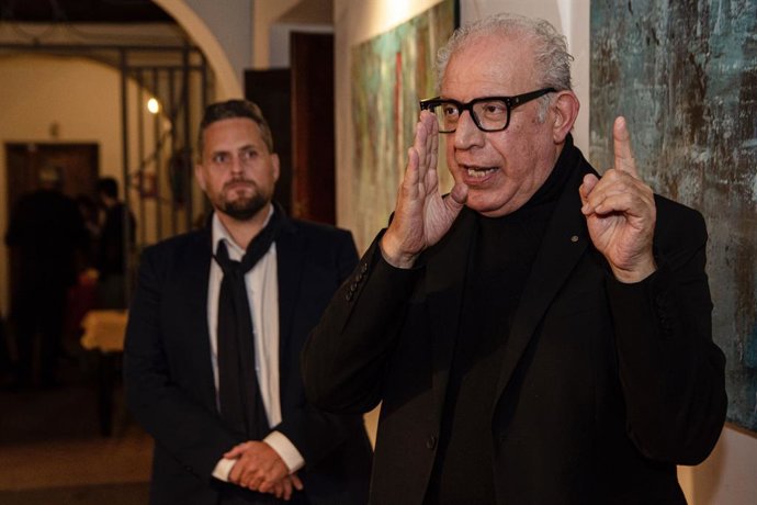 Francesco Gallo Mazzeo describe la obra de Gabriel Lass.