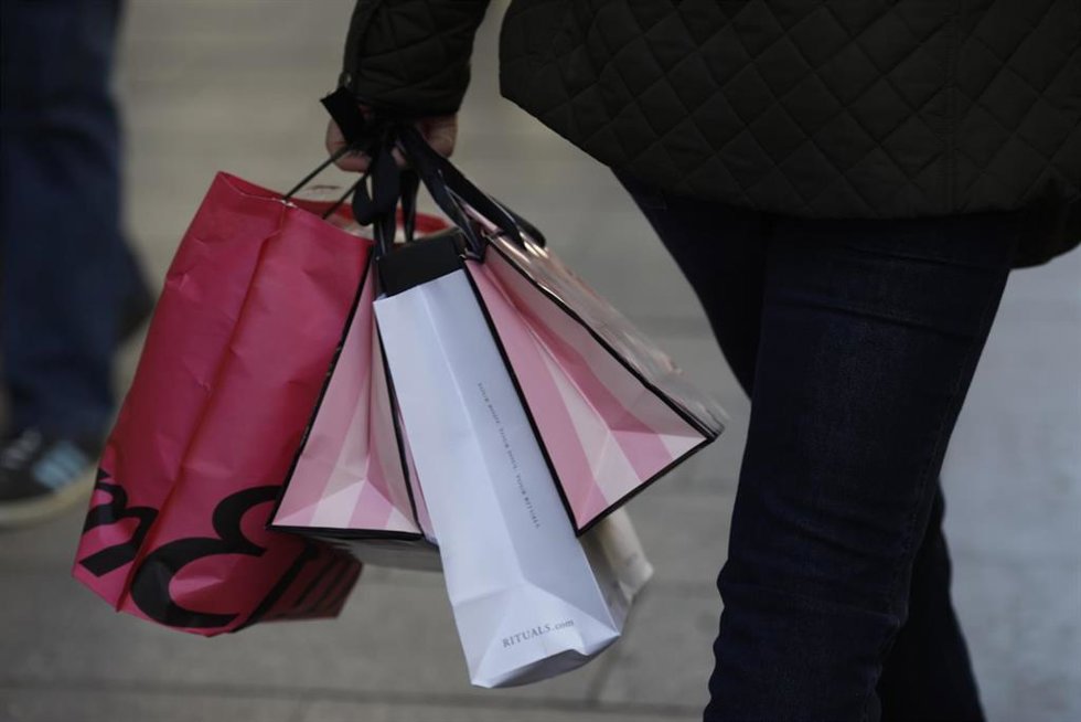 Archivo - Los márgenes del comercio minorista se detoriorarán durante la campaña del 'Black Friday', según Crédito y Caución. 