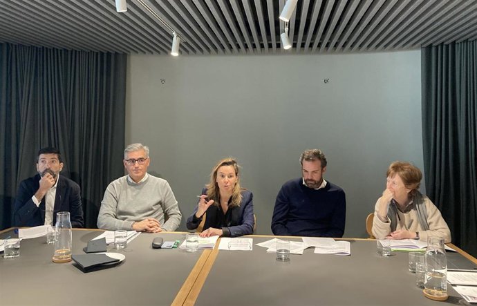 (I-D) Manel Rodríguez (Sales), Pau Pérez (Sareb), Maite Barrera (Barcelona Global), Jaume Oliu (Raset Ventures) Y Carme Trilla (Hbitat 3)