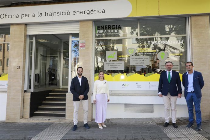 El Govern inaugura oficinas de atención ciudadana en materia de transición energética y energías renovables.