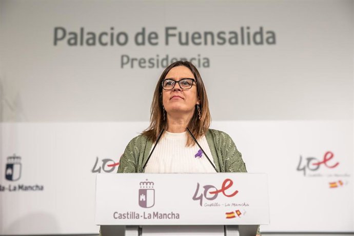 La consejera Portavoz del Gobierno regional, Esther Padilla, comparece en rueda de prensa en el Palacio de Fuensalida.