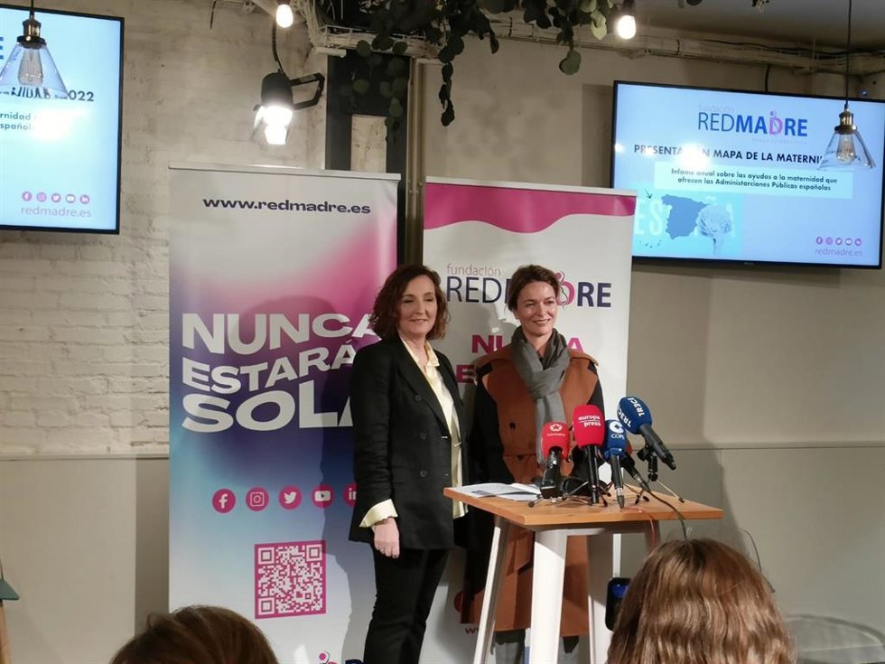 La directora y la presidenta de Redmadre en la presentación del Mapa de la Maternidad 2022.