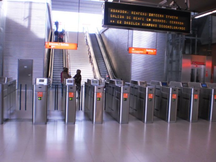 Archivo - Canceladoras en  Metro Bilbao