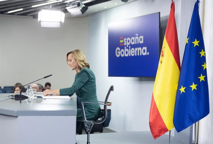 La portavoz del gobierno y ministra de Educación, Formación Profesional y Deporte, Pilar Alegría, ofrece una rueda de prensa posterior a la reunión del Consejo de Ministros, en el Palacio de la Moncloa, a 22 de noviembre de 2023, en Madrid (España). El 