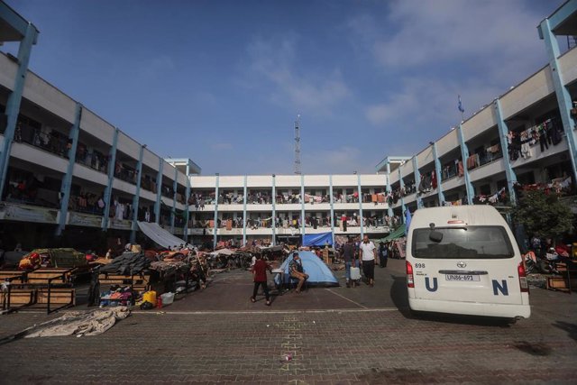 Una escuela de la Agencia de Naciones Unidas para los Refugiados de Palestina en Oriente Próximo (UNRWA) en Jan Yunis, en la Franja de Gaza