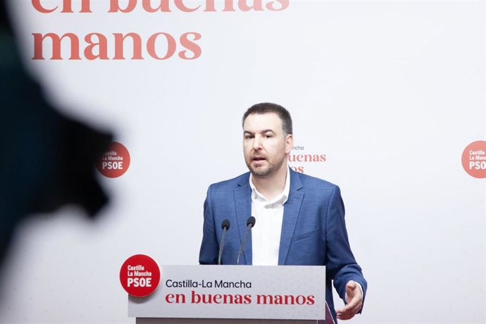 El portavoz de Empleo del grupo socialista en las Cortes de Castilla-La Mancha, Antonio Sánchez Requena.