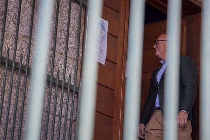 Archivo - Arquivo - Manuel Baltar, durante un paseo polo municipio de Xinzo de Limia, a 23 de maio de 2023, en Xinzo de Limia, Ourense