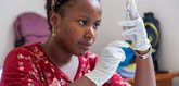 Foto: La OMS anuncia que la primera vacuna contra la malaria recomendada por la Organización ha llegado a Camerún