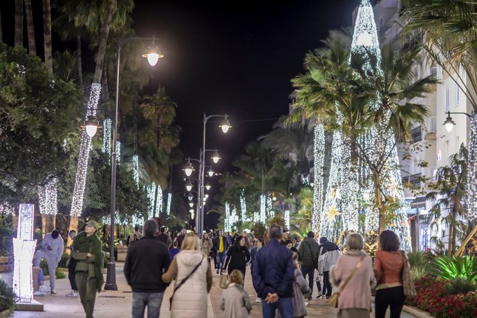 Archivo - Estepona dará la bienvenida a la Navidad el viernes 1 de diciembre con el encendido del alumbrado