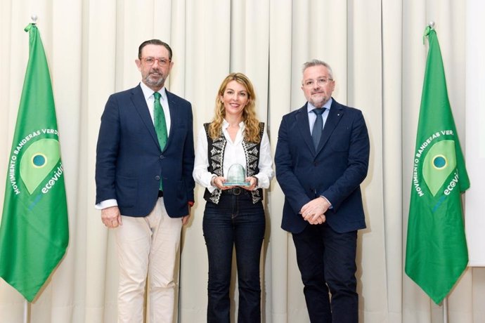 La alcaldesa de Antratx, Estefanía Gonzalvo, en el reconocimiento del municipio por parte de Ecovidrio