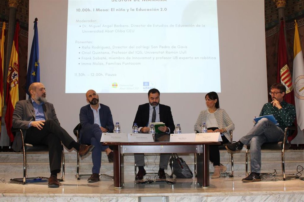 Participantes en el congreso organizado este miércoles en la UAO CEU