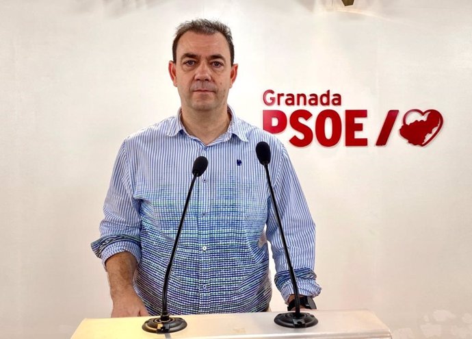 Archivo - El secretario de Política Municipal del PSOE de Granada, Manuel García Cerezo, en imagen de archivo