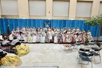 Los intercambios de fotografías de falleras mayores dejan el Palacio de la Exposición y se celebrarán en las Atarazanas