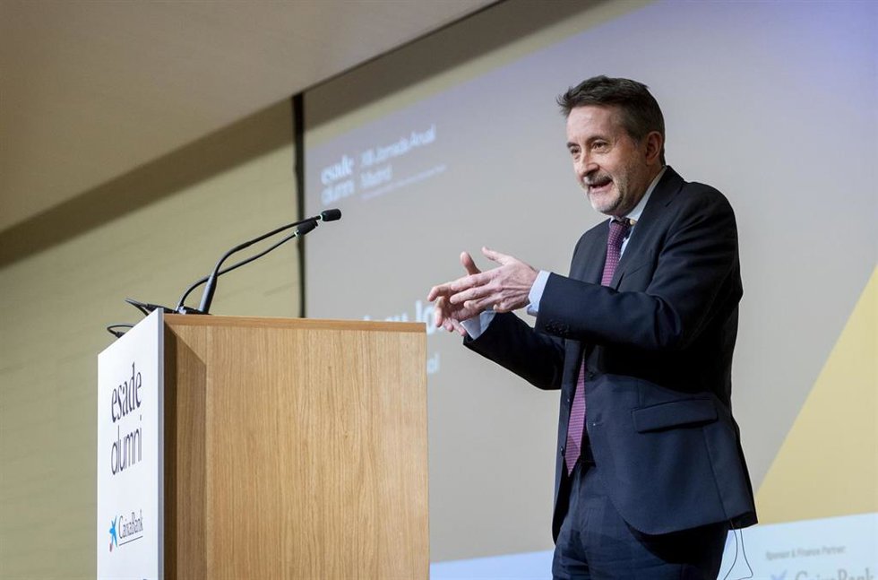El consejero delegado de Repsol, Josu Jon Imaz, interviene durante la ponencia 'Energía, Industria y Competitividad. Una Visión Europea', en la Galería de las Colecciones Reales, a 22 de noviembre de 2023, en Madrid (España). Esta ponencia se desarrolla