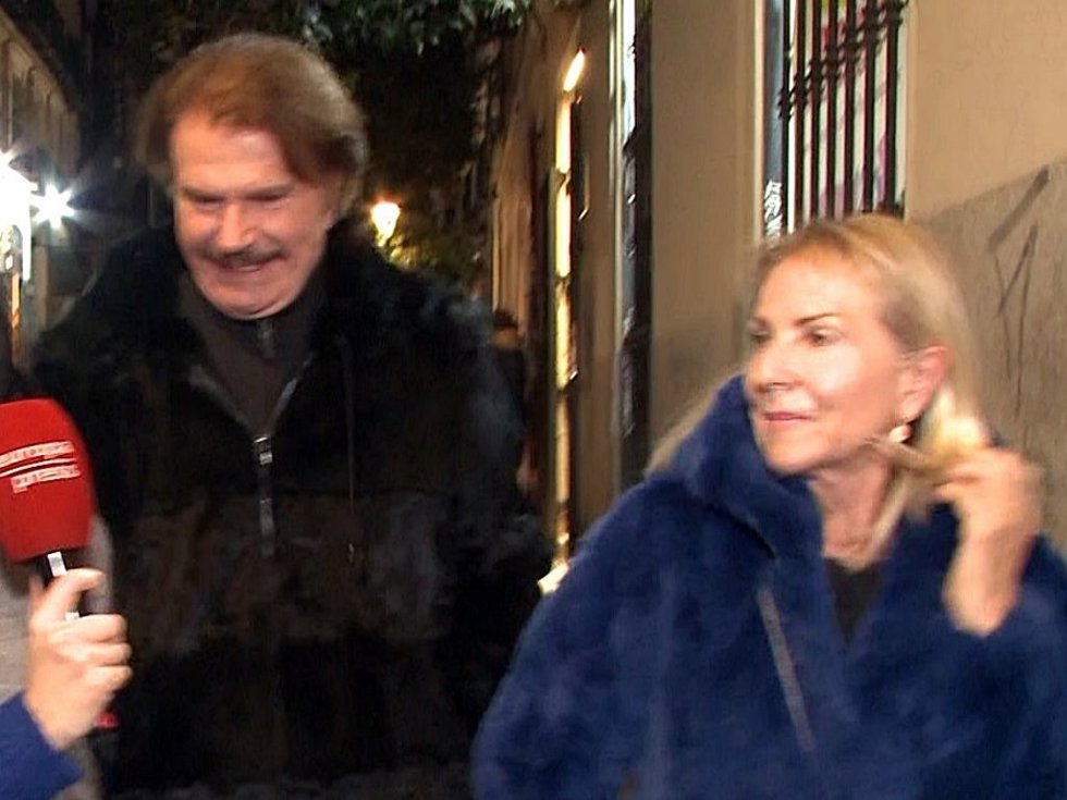 EDMUNDO ARROCET Y SU HERMANA