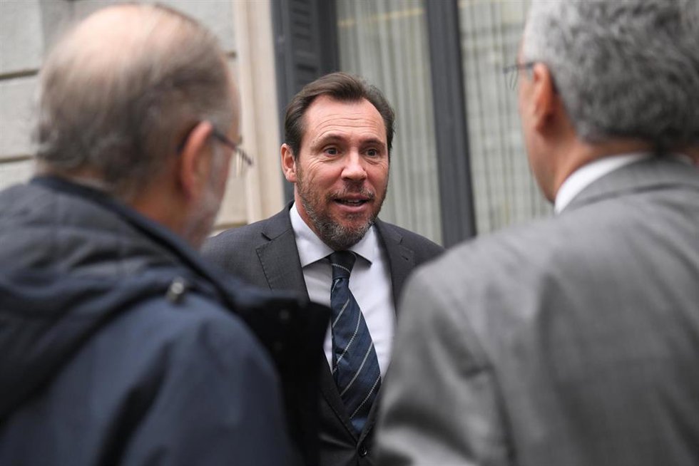 El diputado y secretario general del PSOE de Valladolid, Óscar Puente, a su llegada a la primera sesión del debate de investidura de Sánchez como presidente de Gobierno, en el Congreso de los Diputados, a 15 de noviembre de 2023