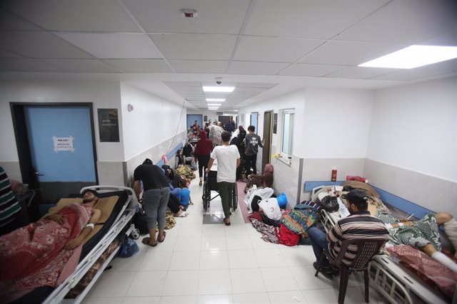 Palestinos heridos en varias camas en el Hospital Al Shifa, el más grande de la Franja de Gaza