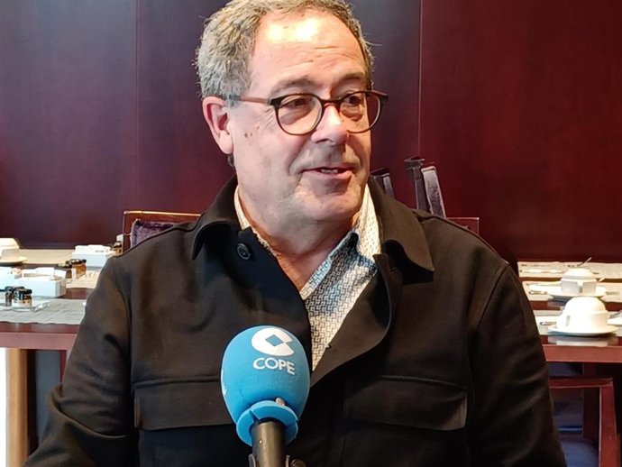 Archivo - El coordinador del Pla de Rodalies en Catalunya, Pere Macias, en el programa 'Converses' de Cope Catalunya i Andorra