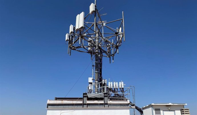 Archivo - Imagen de una instalación de la red 5G de pruebas de Vodafone España denominada 'Create' (Ciudad Real España Advanced Testing Environment)