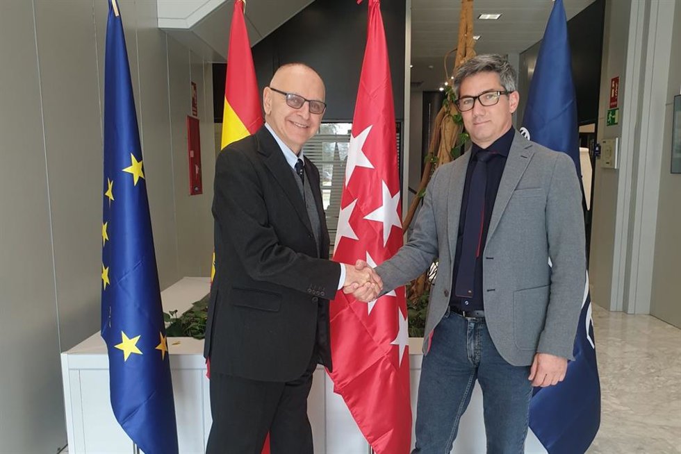 Marco Stanghini, Head of Business Development & Marketing (OHB-I), y Augusto Caramagno, director de Espacio institucional (Sener),