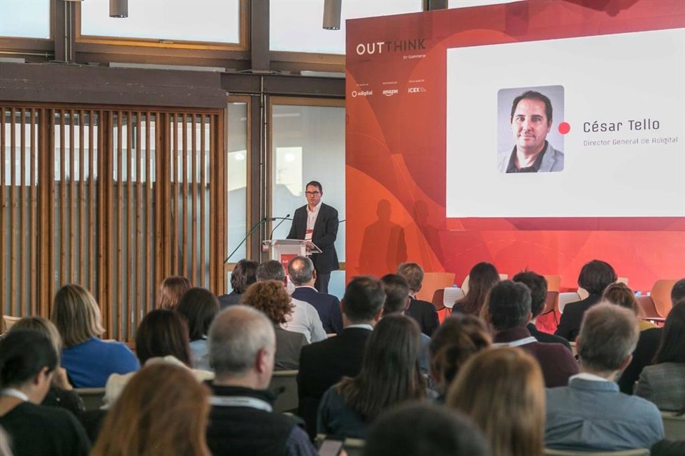 Archivo - El director de Adigital, César Tello, durante la presentación del 'Observatorio de Comercio Electrónico'