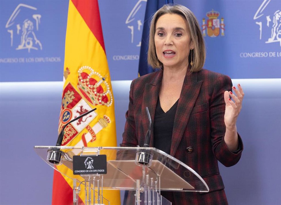 La portavoz del PP en el Congreso, Cuca Gamarra, durante una rueda de prensa posterior a la reunión de la Junta de Portavoces, a 23 de noviembre de 2023, en Madrid (España).