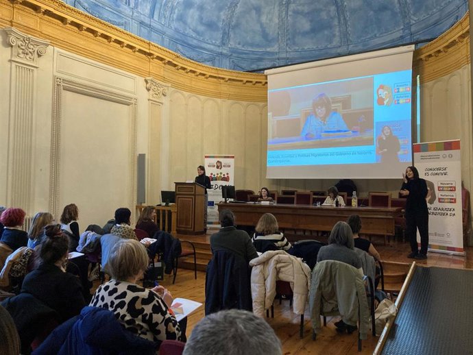 Imagen de la apertura de las jornadas a cargo de la vicepresidenta Alfaro