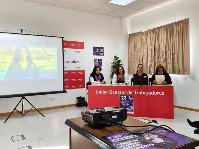 UGT celebra una jornada en Mérida por el 23N