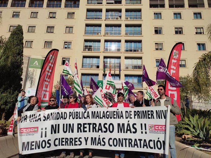 IU critica el "colapso" de la sanidad pública y llama a "movilizarse" a quienes están en las listas de espera