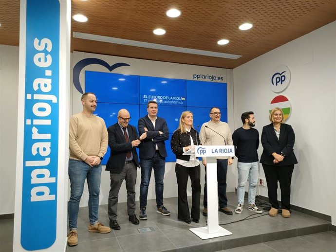 La presidenta del Comité organizador del Congreso, Cristina Maiso, junto a miembros del Comité en comparecencia de prensa