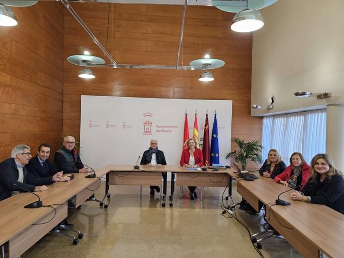 Asistentes a la primera reunión oficial de la Comisión para el Hermanamiento entre Murcia y Santa María Capua Vetere