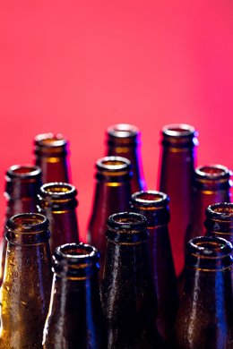 Archivo - Ecovidrio y Cerveceros de España lanzan una guía con 70 recomendaciones de ecodiseño para los cerveceros.