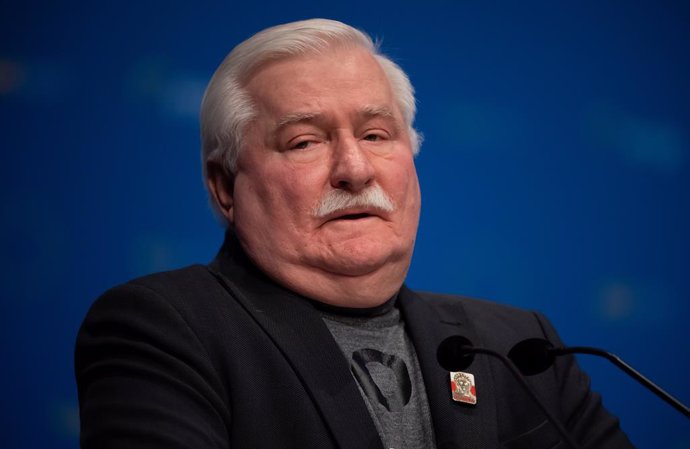 Archivo - FILED - 24 May 2019, Bavaria, Munich: Former Polish President Lech Walesa, attends an European elections rally.  Walesa, one of the heroes of the country's anti-communist movement, hit back at current President Andrzej Duda on Monday for compari