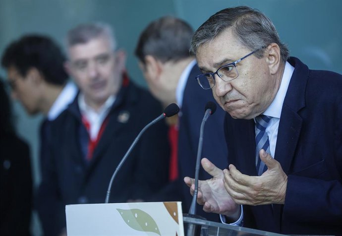 El conseller de Educación, Universidades y Empleo, José Antonio Rovira, interviene durante el II Encuentro Internacional Renowagro