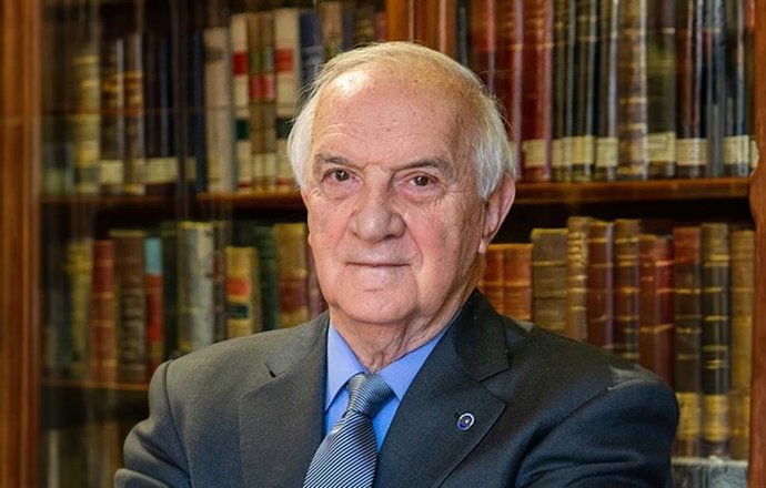 El rector de la Universidad Internacional de Andalucía (UNIA), José Ignacio García, ha nombrado doctor Honoris Causa al jurista Miguel Rodríguez-Piñero y Bravo Ferrer (Sevilla, 17 de febrero de 1935), previa aprobación del Consejo de Gobierno.