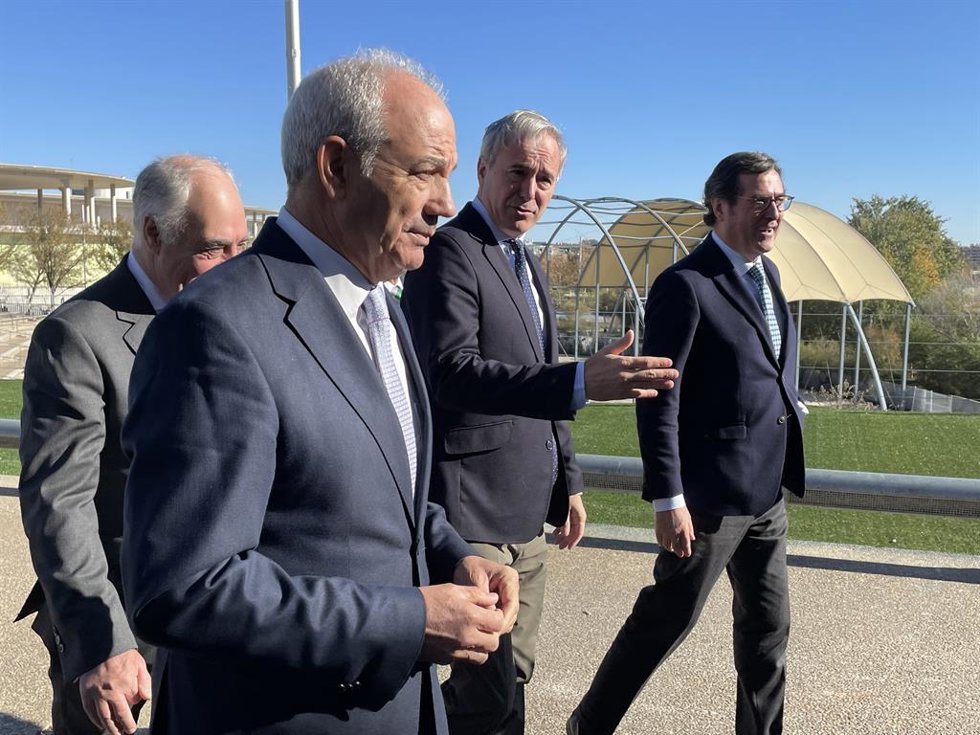 El presidente del Gobierno de Aragón, Jorge Azcón, con el presidente de CEOE, Antonio Garamendi, y el presidente de CEOE Aragón, Miguel Marzo.
