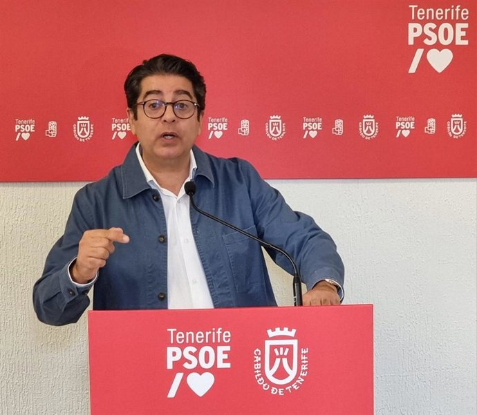 El presidente del grupo socialista en el Cabildo de Tenerife, Pedro Martín