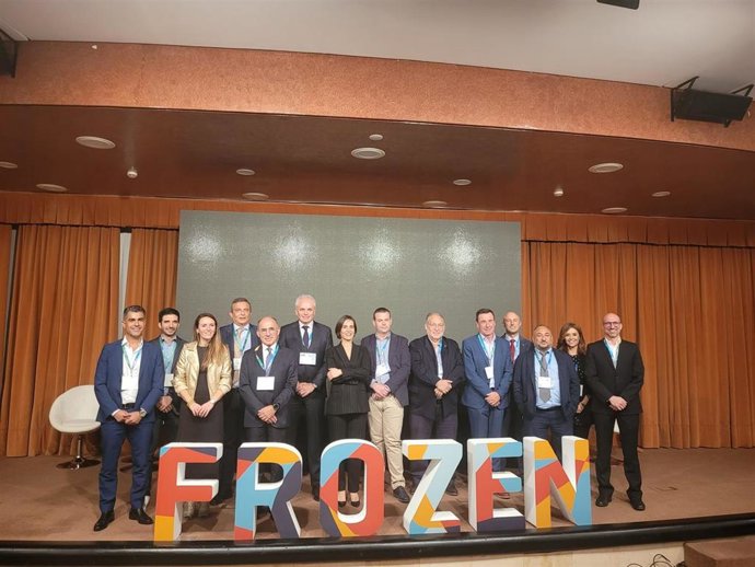 Representantes de las instituciones y empresas que han participado en el IV Congreso anual de Frozen España.