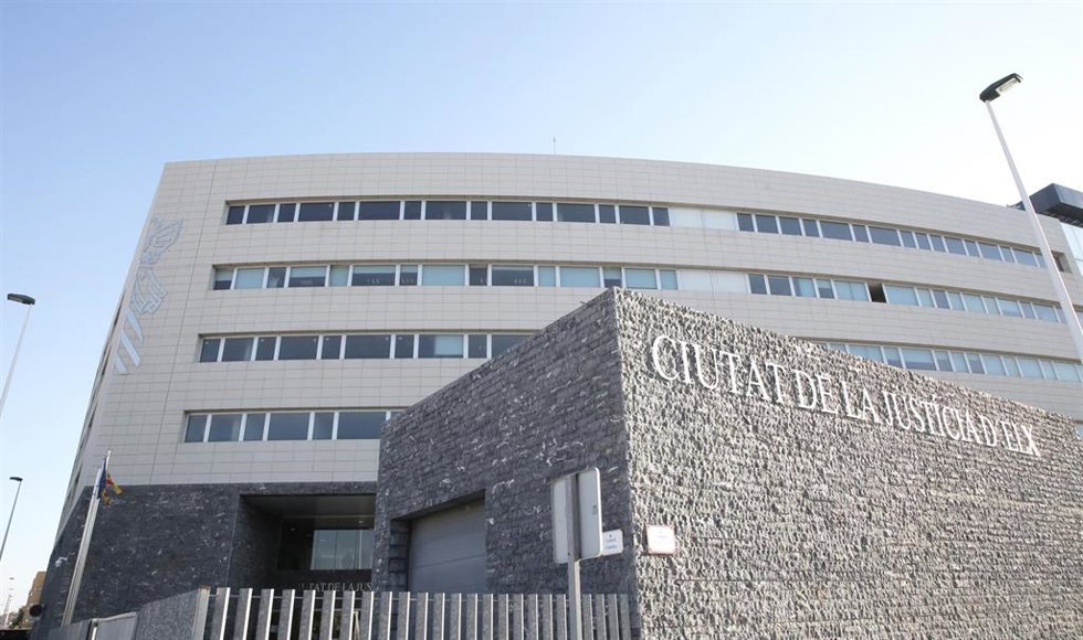 Archivo - Fachada de la Ciutat de la Justicia de la Audiencia de Alicante con sede en Elche.