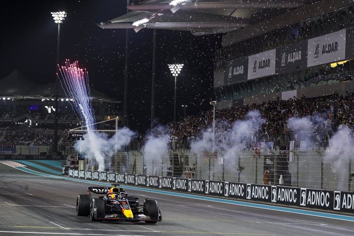 Archivo - El piploto neerlandés Max Verstappen (Red Bull), en el GP de Abu Dabi 2022. 