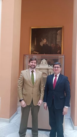 El coordinador general de Sevilla City One, Metrópolis del Sur de Europa, Pedro Salvador Albiñana, con el delegado municipal de Economía, Álvaro Pimentel.