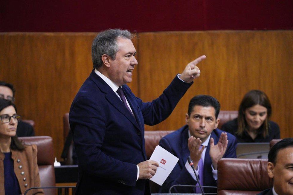 El secretario general del PSOE-A, Juan Espadas, en una foto de archivo en el Parlamento andaluz.