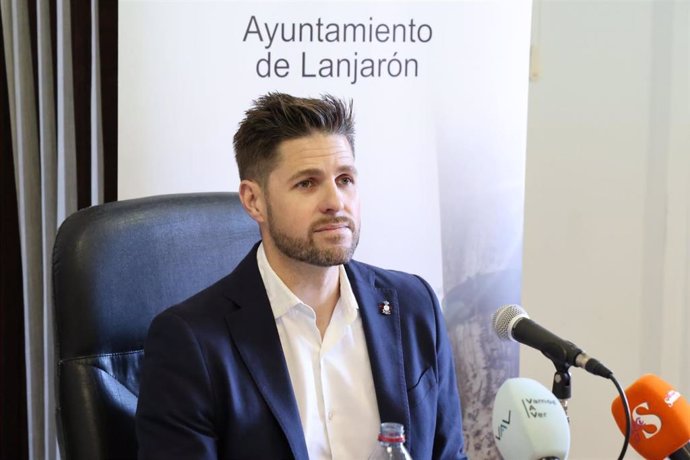 El alcalde de Lanjarón (Granada), Eric Escobedo.