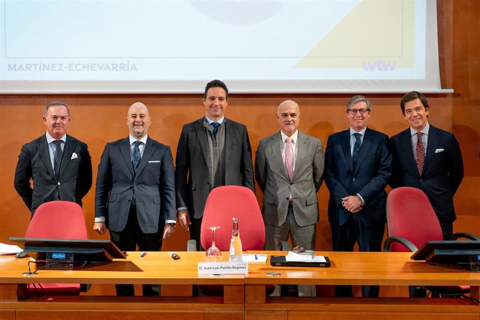 Jornada sobre los riesgos legales que asumen directivos y administradores de empresas en el Instituto de Estudios Cajasol.