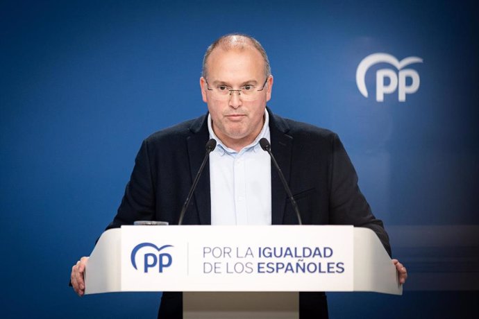 El vicesecretario nacional de Coordinación del PP, Miguel Tellado, en rueda de prensa.